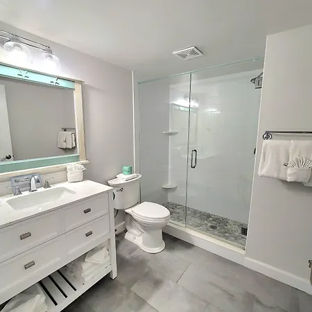 Barefoot Beach Resort