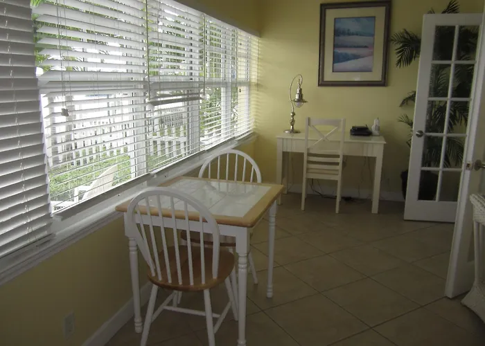 Barefoot Resort 4*