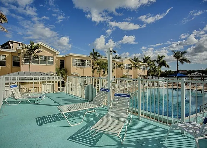 Resort Barefoot 4*