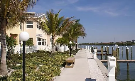 Resort Barefoot 4*