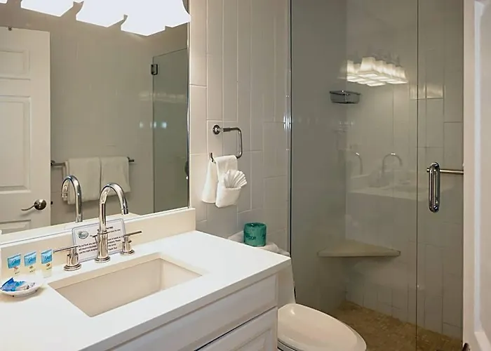 Barefoot Resort 4*