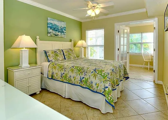Barefoot 4* Clearwater Beach