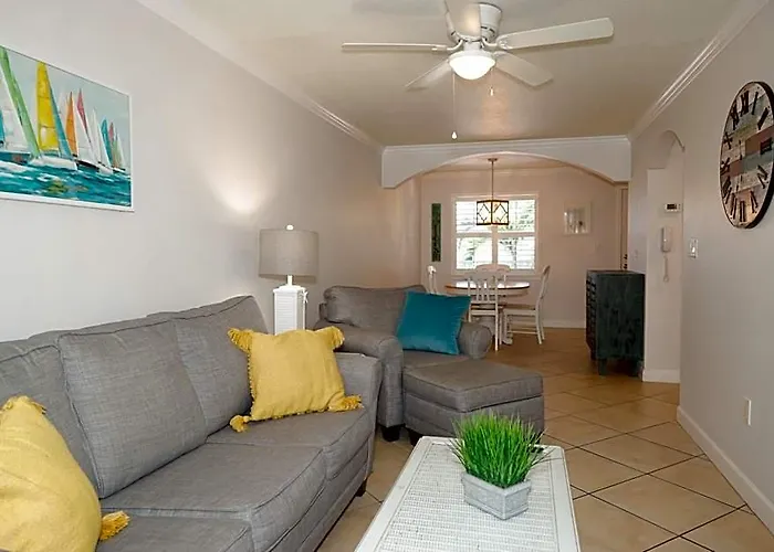 Barefoot Resort 4*